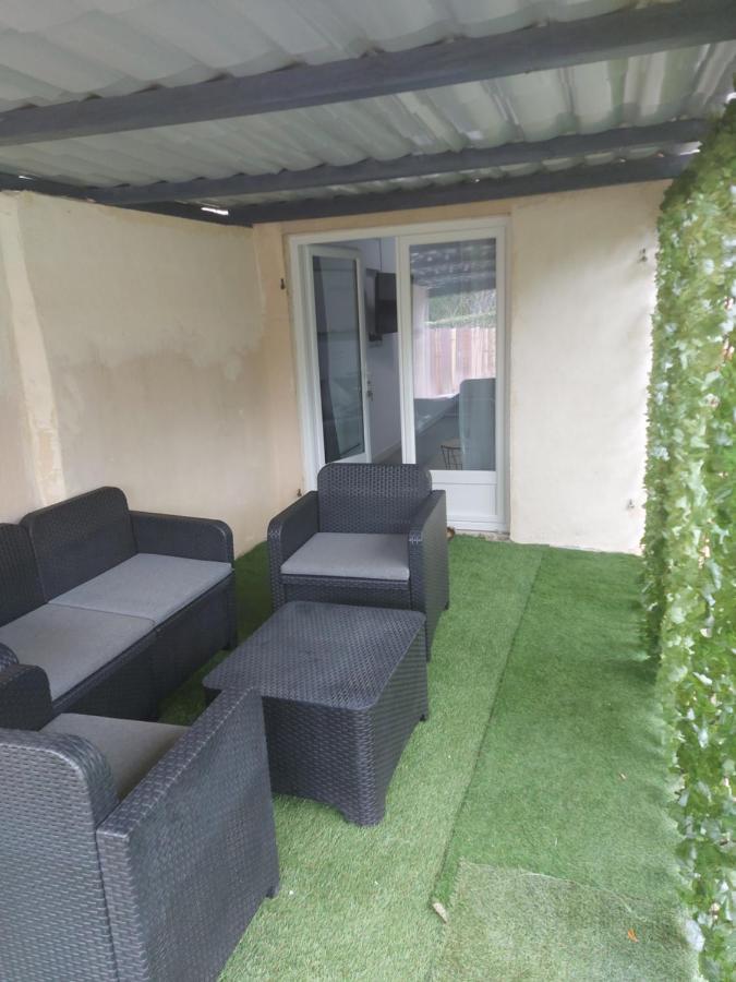 Grand Studio Entier Ecquevilly Luaran gambar